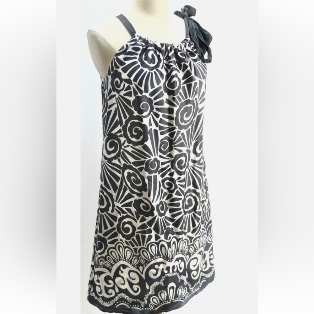 White House Black Market Swirl Pattern halter dress ties on the right shoulder